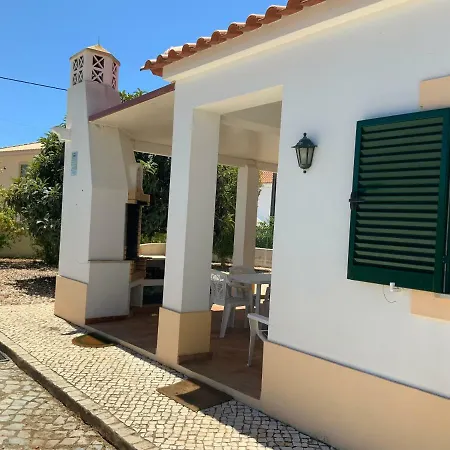 Alfarrobeiras Semesterbostad *