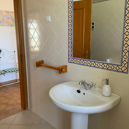 בית נופש Alfarrobeiras אלבופיירה