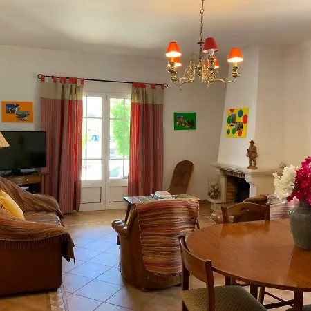 Сasa de vacaciones Alfarrobeiras Albufeira